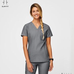 Figs Women’s scrub top- like new!